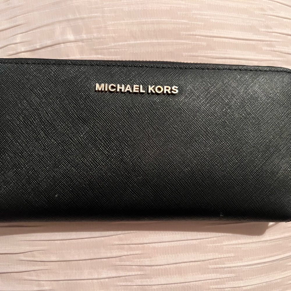 Micheal kors wallet